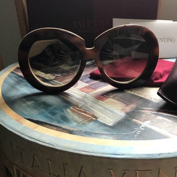 🚫SOLD🚫VALENTINO Brown oversized round sunglasses - Picture 3 of 8